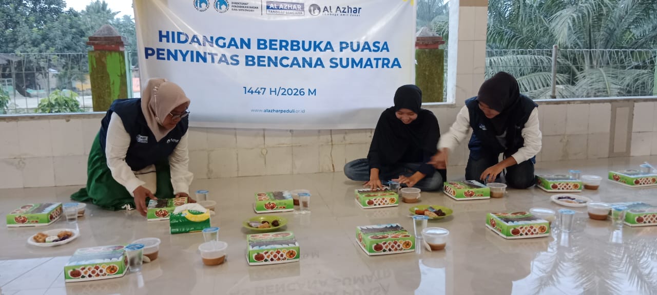LAZ Al Azhar Salurkan Hidangan Berbuka di Masjid Al-Muttaqin Aceh